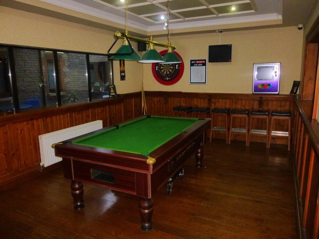 The Schooner Tavern Ballycotton Buitenkant foto